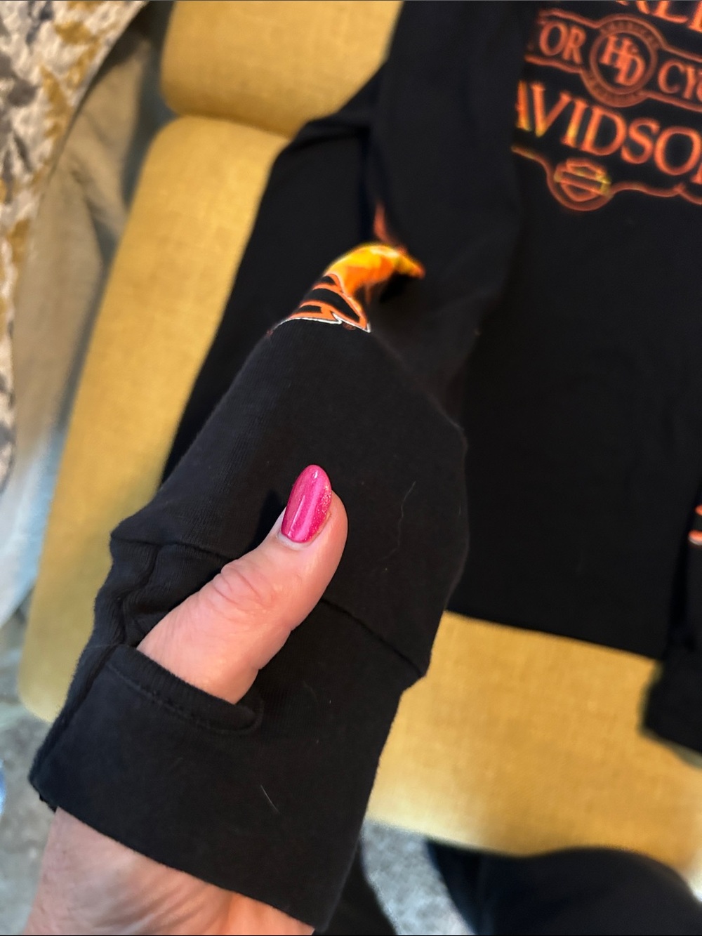Harley-Davidson Black Tee with Orange Flame Sleeves - Picture 5 of 8
